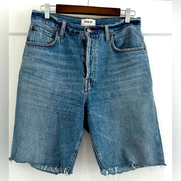 Bermudas are back baby! The Agolde 90s pinch waist Jean short - Picture 2 of 4
